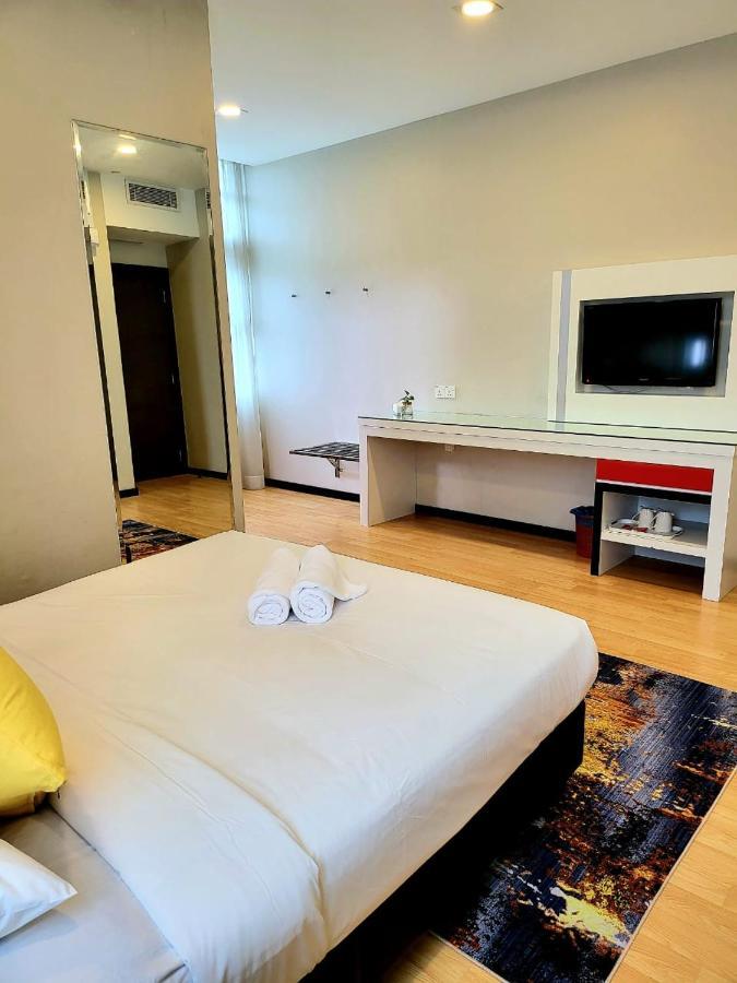 Lovita Hotel Kuantan Exterior foto